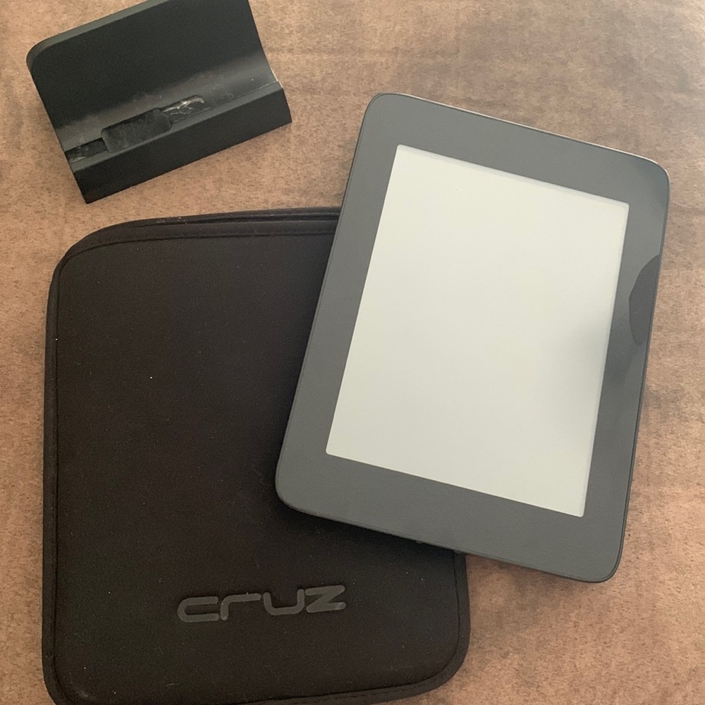 Cruz reader with cover and stand